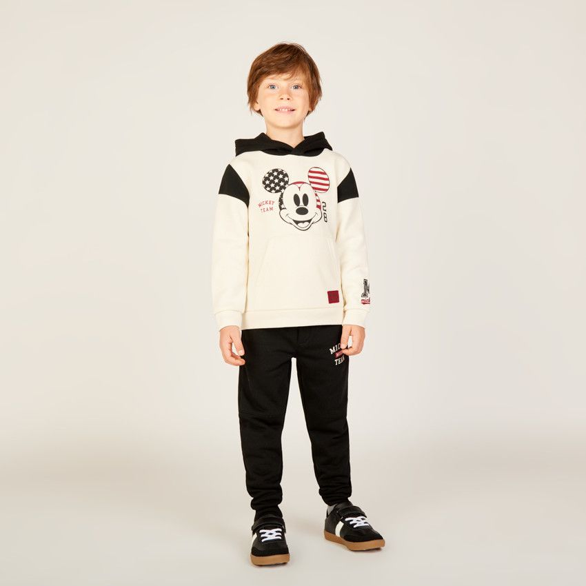 Puériculture, vêtements enfant, bébé, grossesse, chambre bébé chez