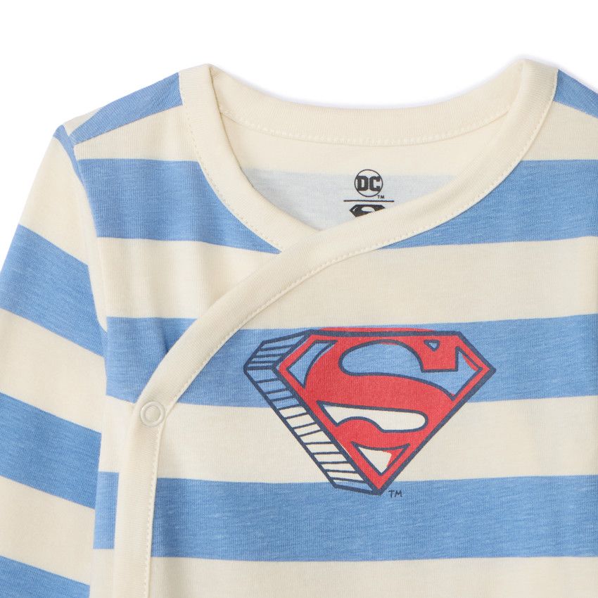 Superman, l'exercice sans charge des super-héros du dos